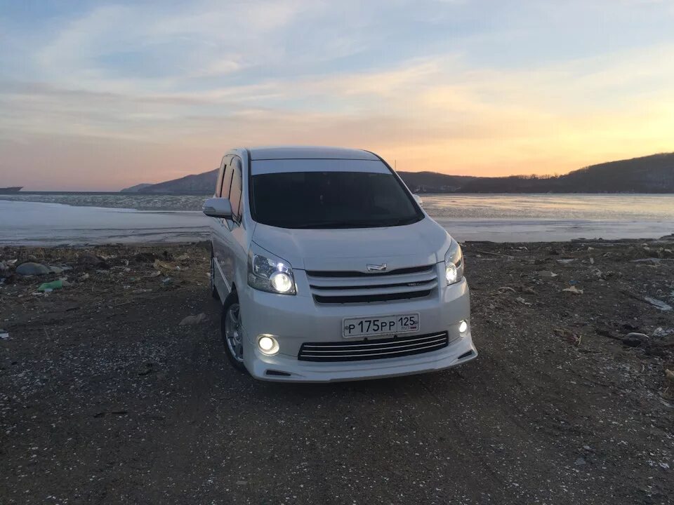 Тойота ноах. Ноах r80 тойота. Toyota town ace noah 2000. Тойота ноах 2001. Toyota noah 2008 2009 год.