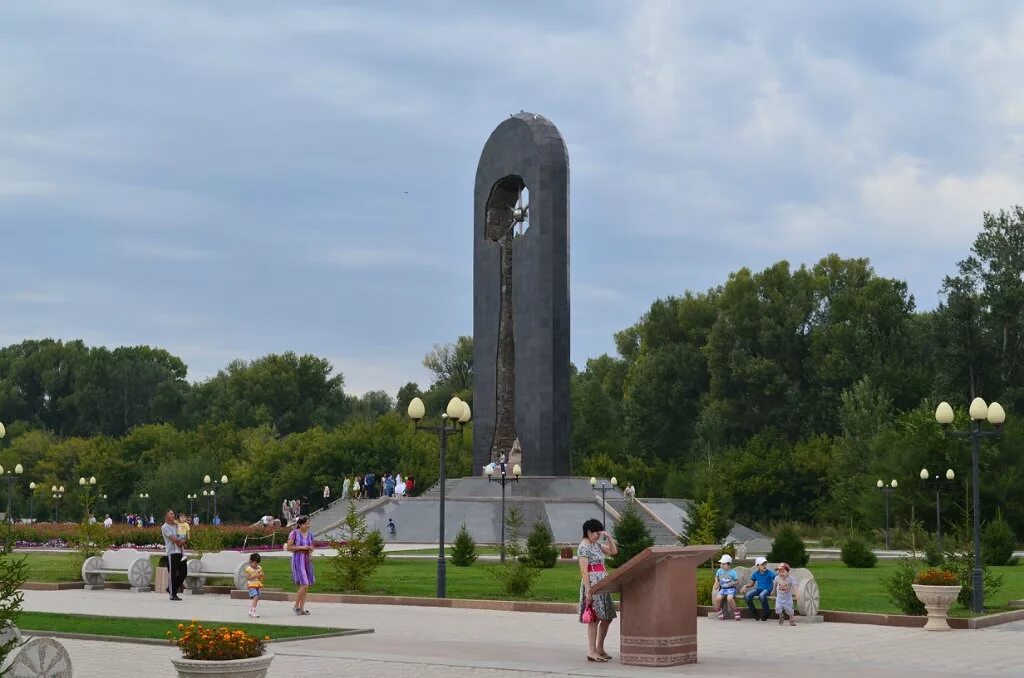 Находиться в семее