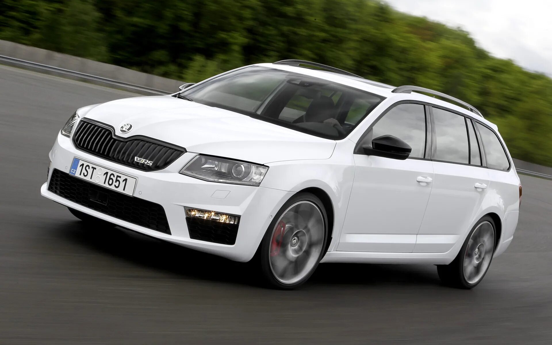 Skoda Octavia RS Combi 2013. Skoda Octavia a7 RS Combi. Skoda Octavia a7 RS универсал. Skoda Octavia RS Combi 2014.