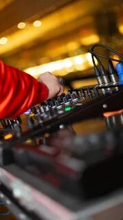 Dj hand