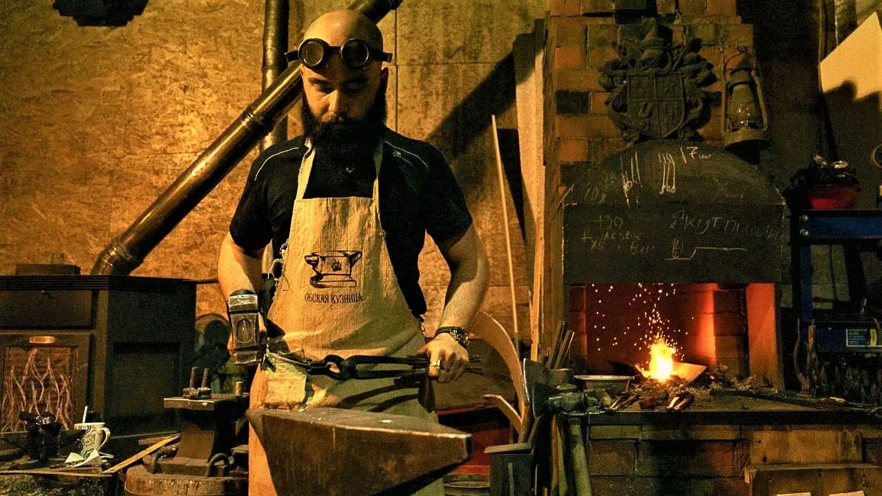 Кузня ютуб. Кузница_молот_наковальня. Горячая штамповка металла. Кузня. Кузня алексеева ибреси.