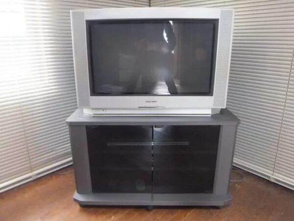 Телевизор samsung 1998. Samsung ck-5073zr. Телевизор lg golden eye cf-20d30. Старый телевизор самсунг 2001. Телевизоры sharp 2001 года.