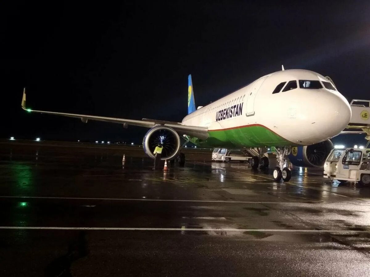 Самолет сегодня в ташкент. Аэробус а320 нео. узбекистан авиакомпания хаво йуллари. аэробус а320 нео узбекистон хаво йуллари. самолет узбекистан хаво йуллари.