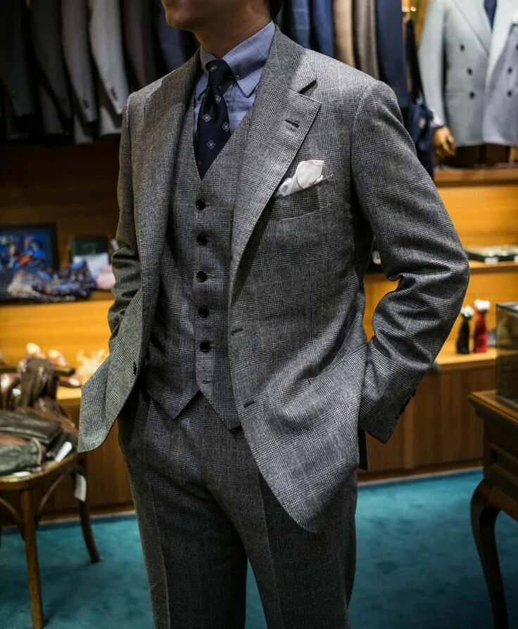 Мужской костюм большого размера. Navy suit. Свадебный костюм мужской. Костюм тройка мужской. Костюм на свадьбу мужской манекен.