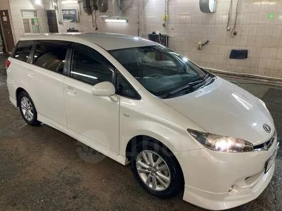 Тойота виш во владивостоке без пробега. Тойота 2009 праворульная. Машина тойота 14 миллиона стоит цена с усами. Тойота виш гибрид. Тойота виш во владивостоке без пробега.