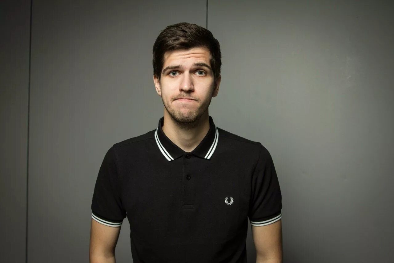 Фотосессия блоггеров. Блогер википедия. Блогер википедия. Вика блоггер. Дмитрий масленников блоггер.