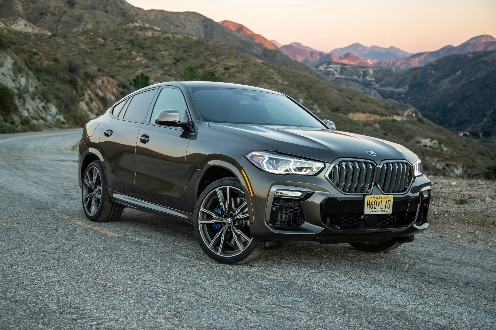 Дата выхода x6. BMW x6m 2022. БМВ x6 2022. BMW x6 2022 новый. БМВ х6 2023.