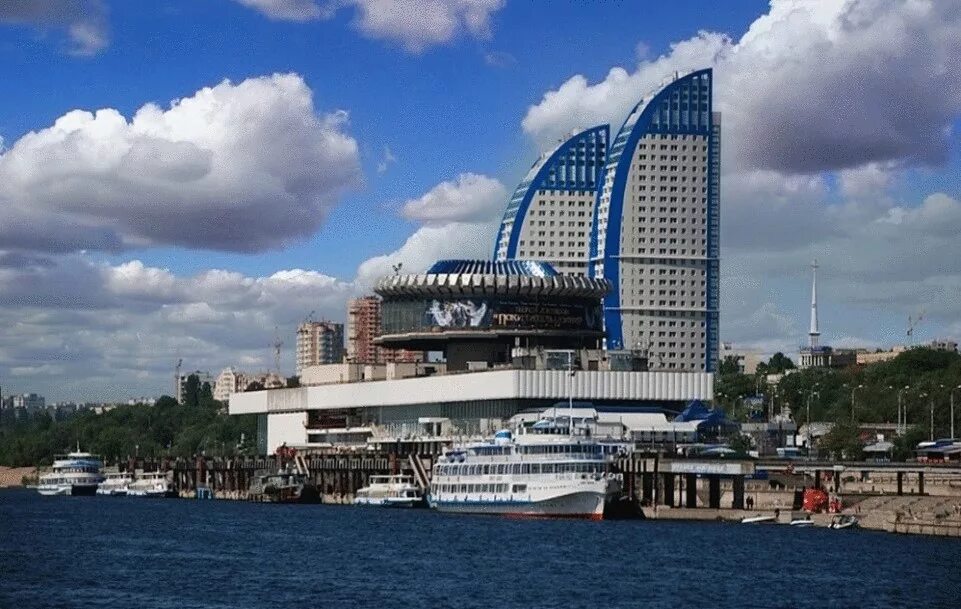 1. Волгоградский речной порт. Тобольский порт. Камышин речной порт. Речь порт.