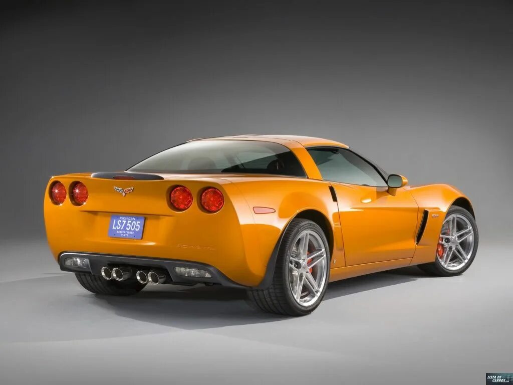 Yamaha Riders Switch to HEMI-Powered Dodge Challenger SRT8
