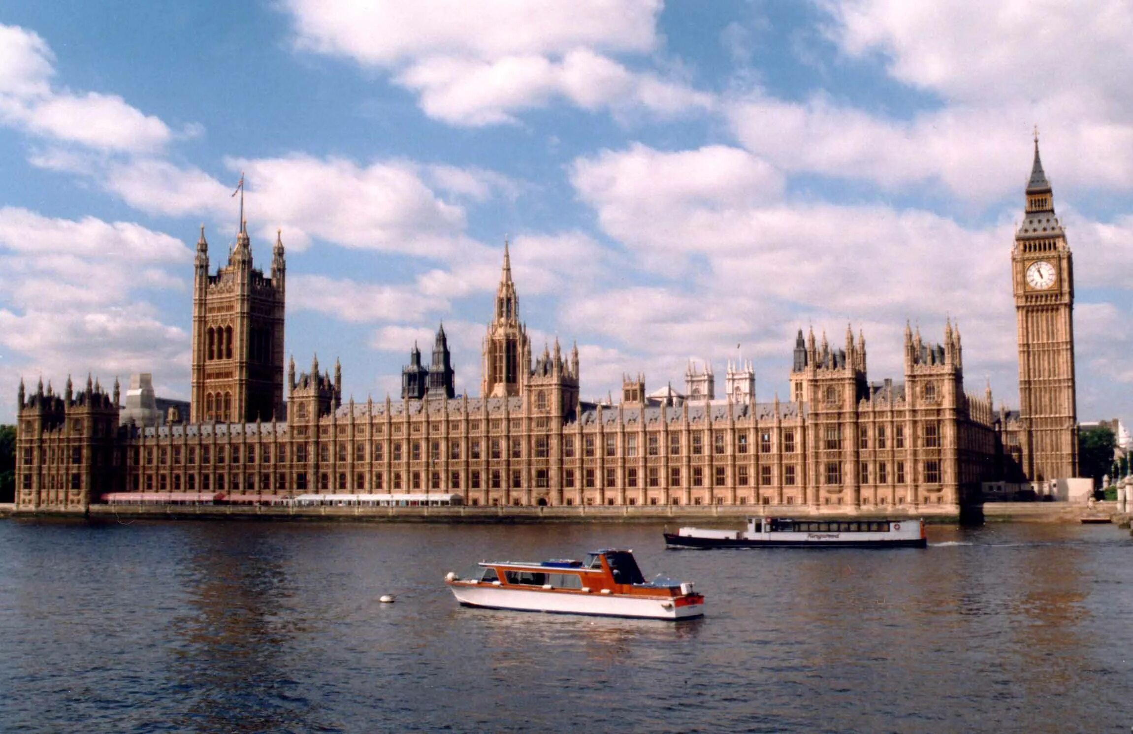 Дом парламента в лондоне. Башня виктории вестминстерский дворец. Where are the houses of parliament. Houses of parliament в лондоне. Вестминстерский дворец лондон ночь.