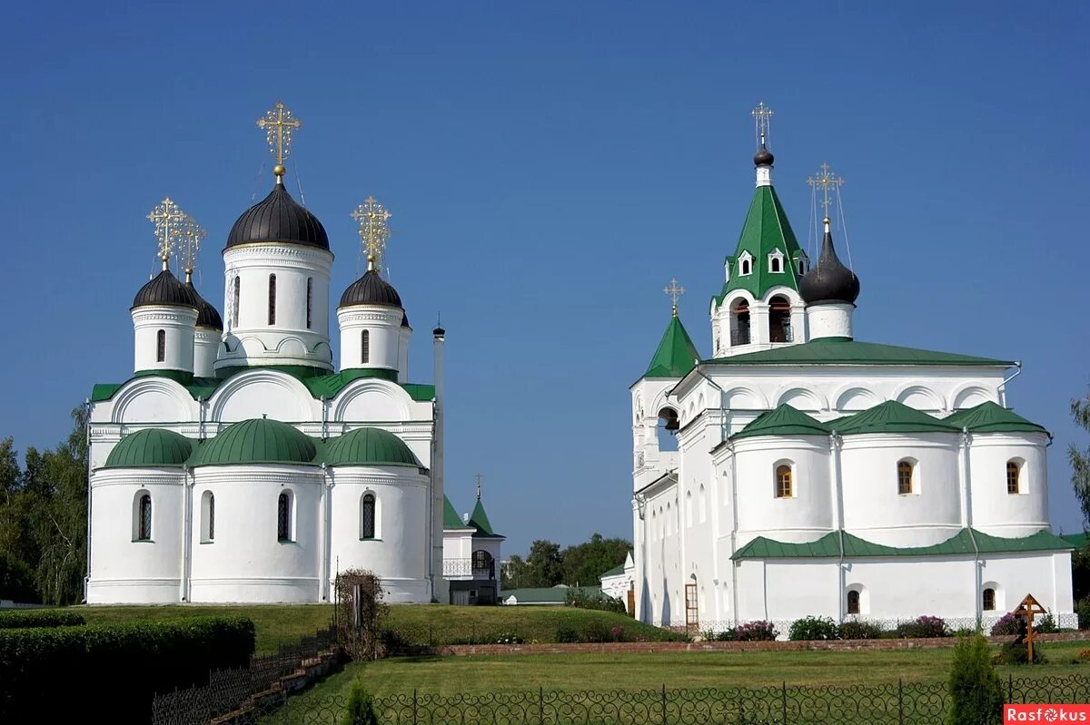 Свято Преображенский монастырь. Переславль-Залесский достопримечательности. Монастыри России православные. Древний монастырь в России.