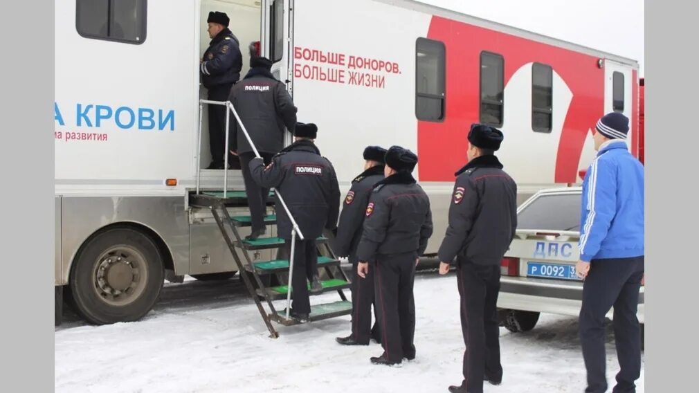 3 июля 48 станция переливания. Станция переливания крови брянск. станция переливания крови брянск директор. мобильный пункт переливания крови.
