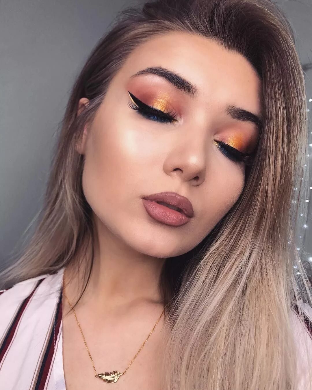 Like to make up. Лайк макияж. трендовый макияж в лайк. сделать макияж лайк. girls do makeup challenge видео.