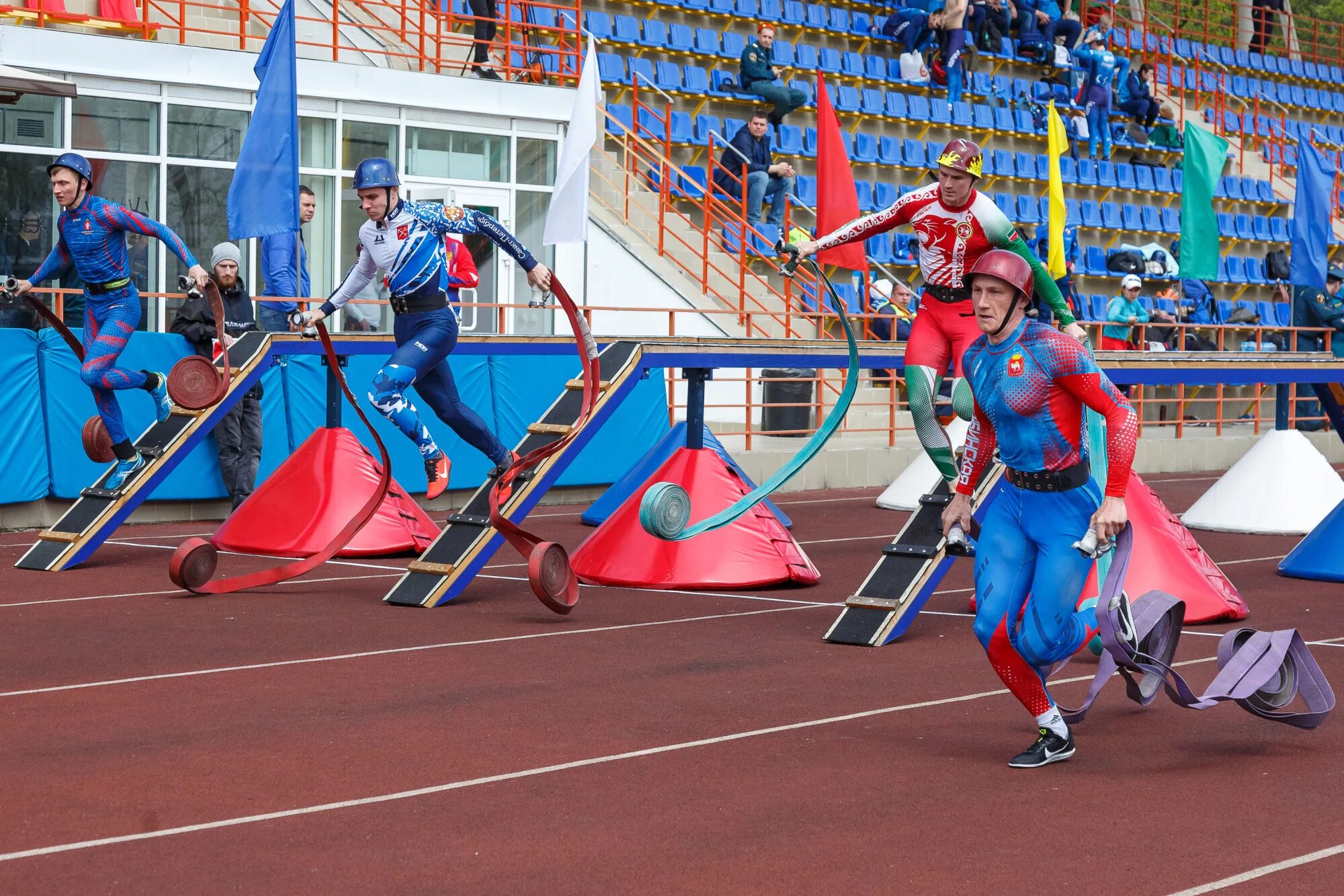 Спасательный спорт мчс. Сборная России по пожарно-спасательному спорту. Пожарно спасательный спорт МЧС. Прикладной спорт в МЧС. МЧС России в пожарно спасательном спорте.