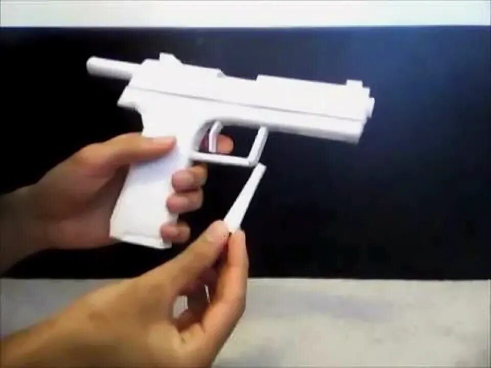 Как сделать самодельный пистолет из бумаги Make a Paper AK-47 Gun that Shoots 10 Rubber Bands YouTube