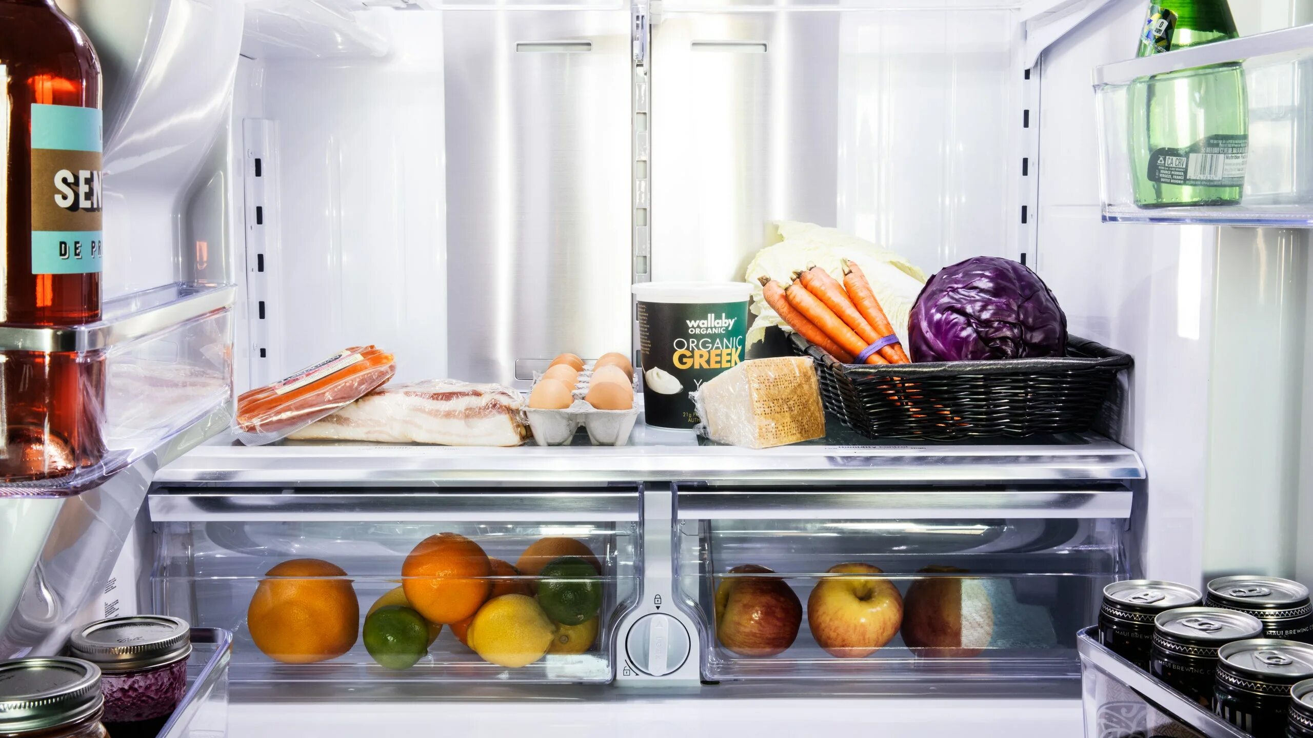 Холодильник с продуктами. Открытый холодильник с продуктами. Холодильник с едой. Фрукты в холодильнике. Фруктовые холодильники
