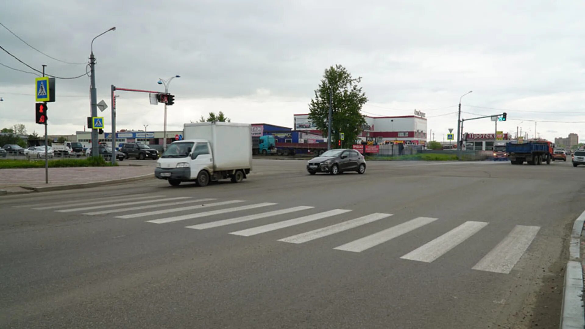 Никольское шоссе белогорск. Никольское шоссе 11 Белогорск Амурская. Белогорск Авиационная Никольское шоссе. Перекресток Никольское. Светофор Белогорск Амурская область.