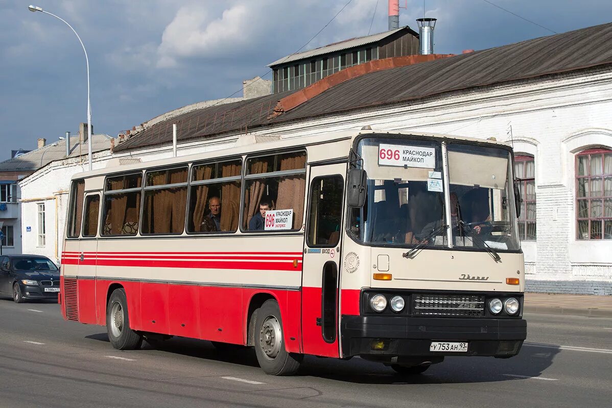 Краснодар майкоп автобус автовокзал. Икарус 256.75. Икарус Майкоп. Икарус 256.54 Майкоп Краснодар. Икарус Майкоп Краснодар.