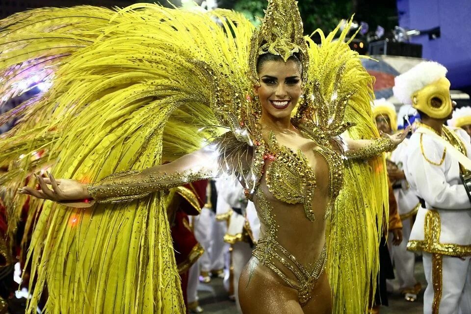 Бразильский карнавал в Рио-де-Жанейро. Карнавал в Рио-де-Жанейро 2018. Бразилия фестиваль Рио де Жанейро. Рио де Жанейро танцы.