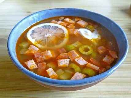 Солянка простая с колбасой и картошкой