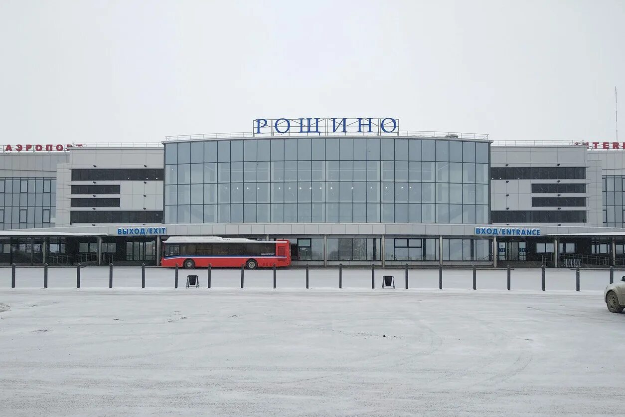 Аэропорт тюмень фото. Международный аэропорт тюмень (рощино). аэропорт менделеево тюмень. рощино аэропорт тюмень зимой. аэропорт рощино тюмень официальный сайт.