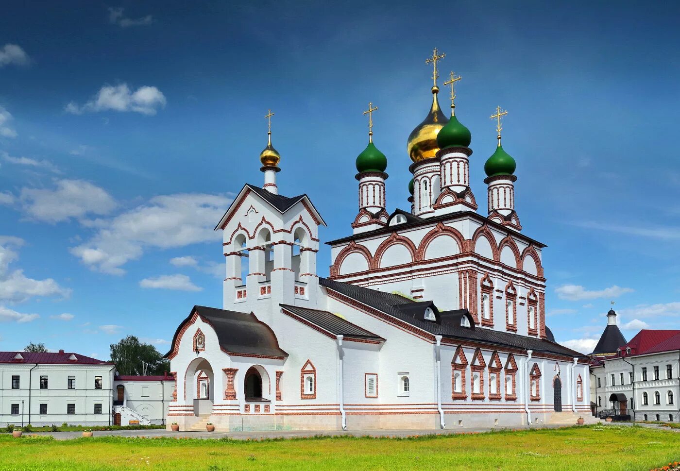 Варни це. Свято-Троицкий Варницкий монастырь. Троицкий монастырь Сергия Радонежского. Троицко Сергиевский Варницкий монастырь.