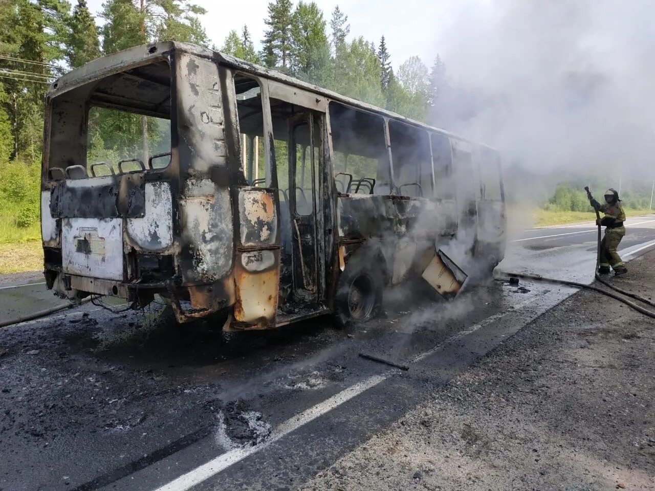 Пассажирский автобус. Пассажиры в автобусе.