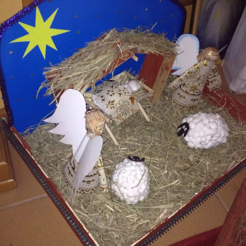 поделки на тему рождество христово. рождественский венок вертеп. поделки к рождеству на конкурс. поделки на рождество христово. рождество христово вертеп.