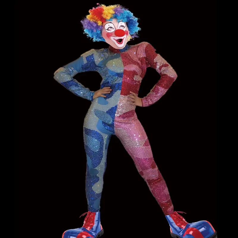 клоун синий красный. клоунский костюм голубой. клоун в желтых ботинках. одежда клоуна. валберис карнавальный костюм клоун чудик.