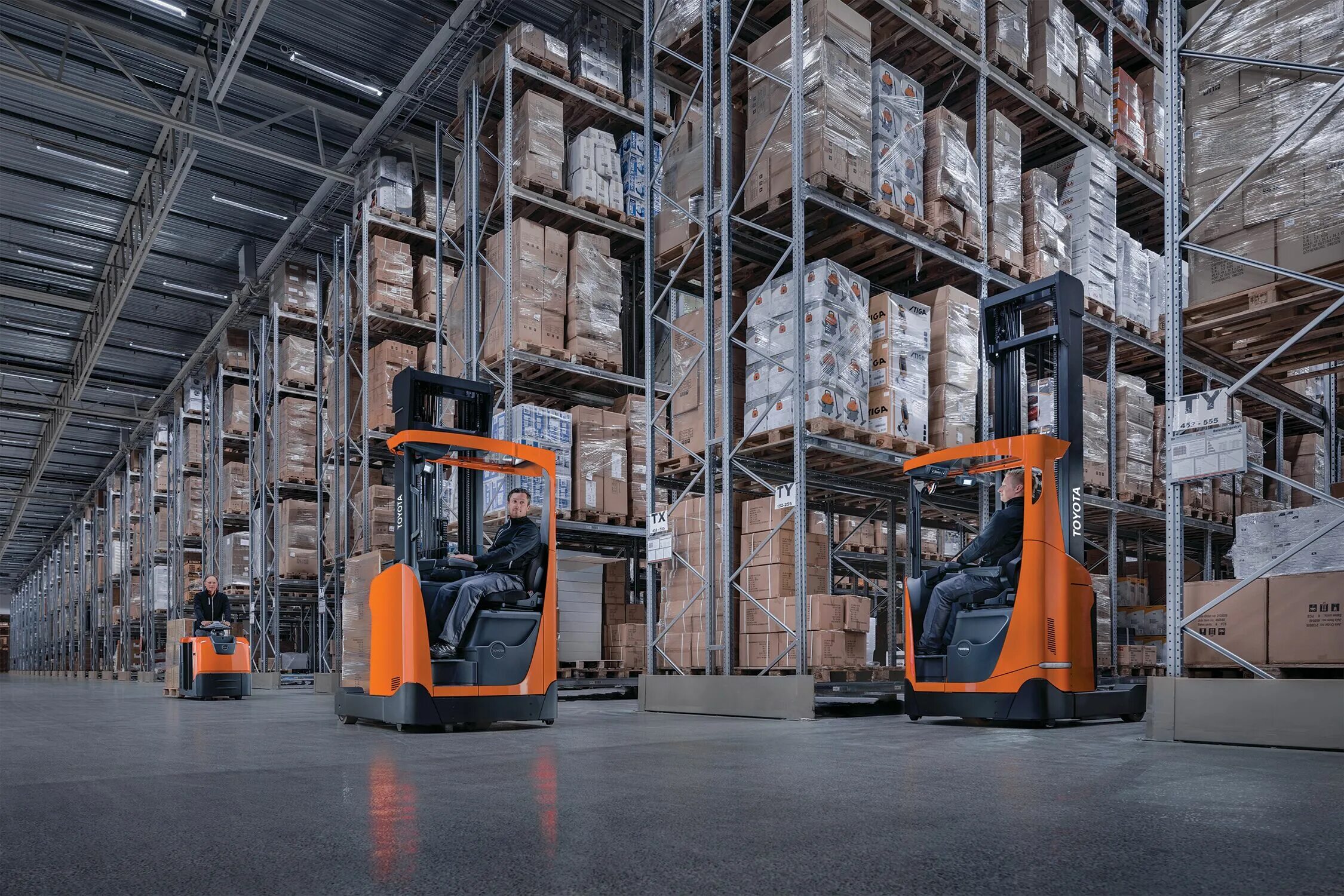 Техника для склада сайт. Ричтрак toyota. ричтрак тойота bt reflex 12 метров. складская техника тойота. погрузчик ричтрак складской.