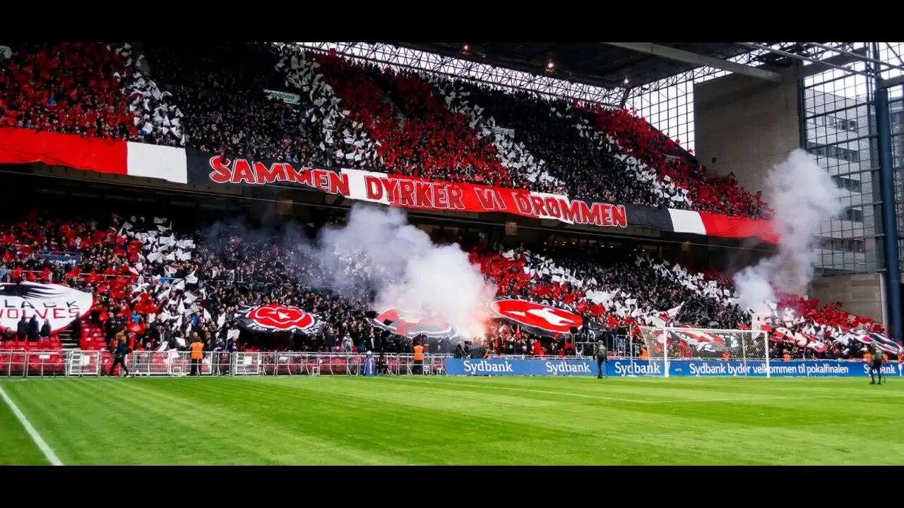 Хиллеред мидтьюлланд. Fc midtjylland. фк мидтьюлланд стадион. мидтьюлланд эмблема.
