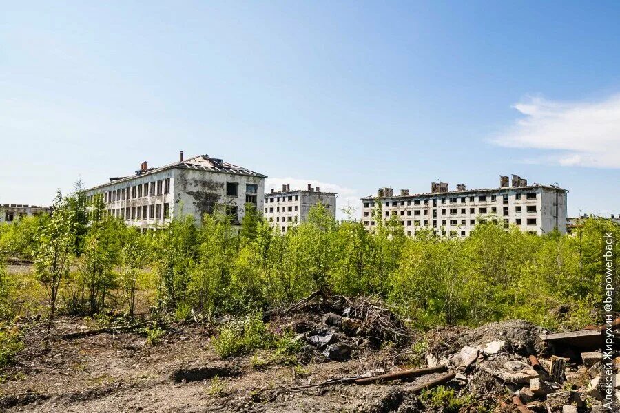 Заброшенный город кадыкчан. Покинутые населенные пункты. Колендо город-призрак. Покинутые населенные пункты. Кадыкчан город-призрак.