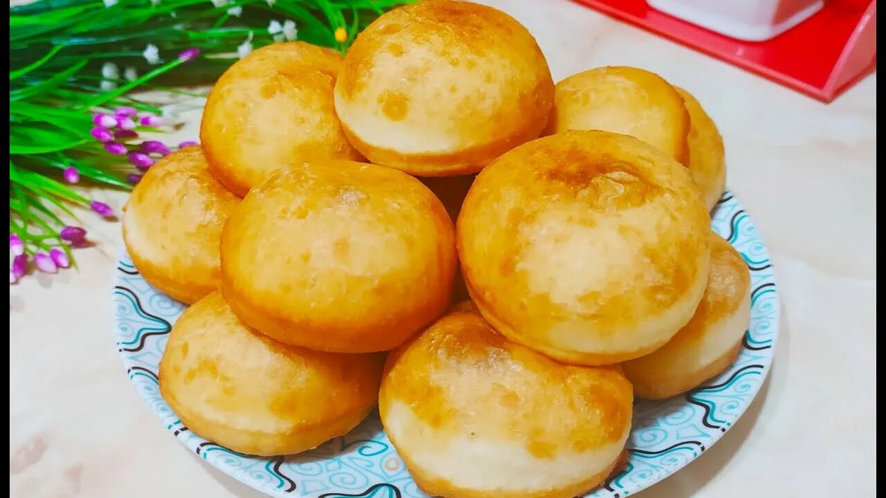 Баурсаки на молоке и дрожжах. Баурсаки фото. Казахские баурсаки без дрожжей. Баурсаки казахские. Баурсаки на кефире без дрожжей.