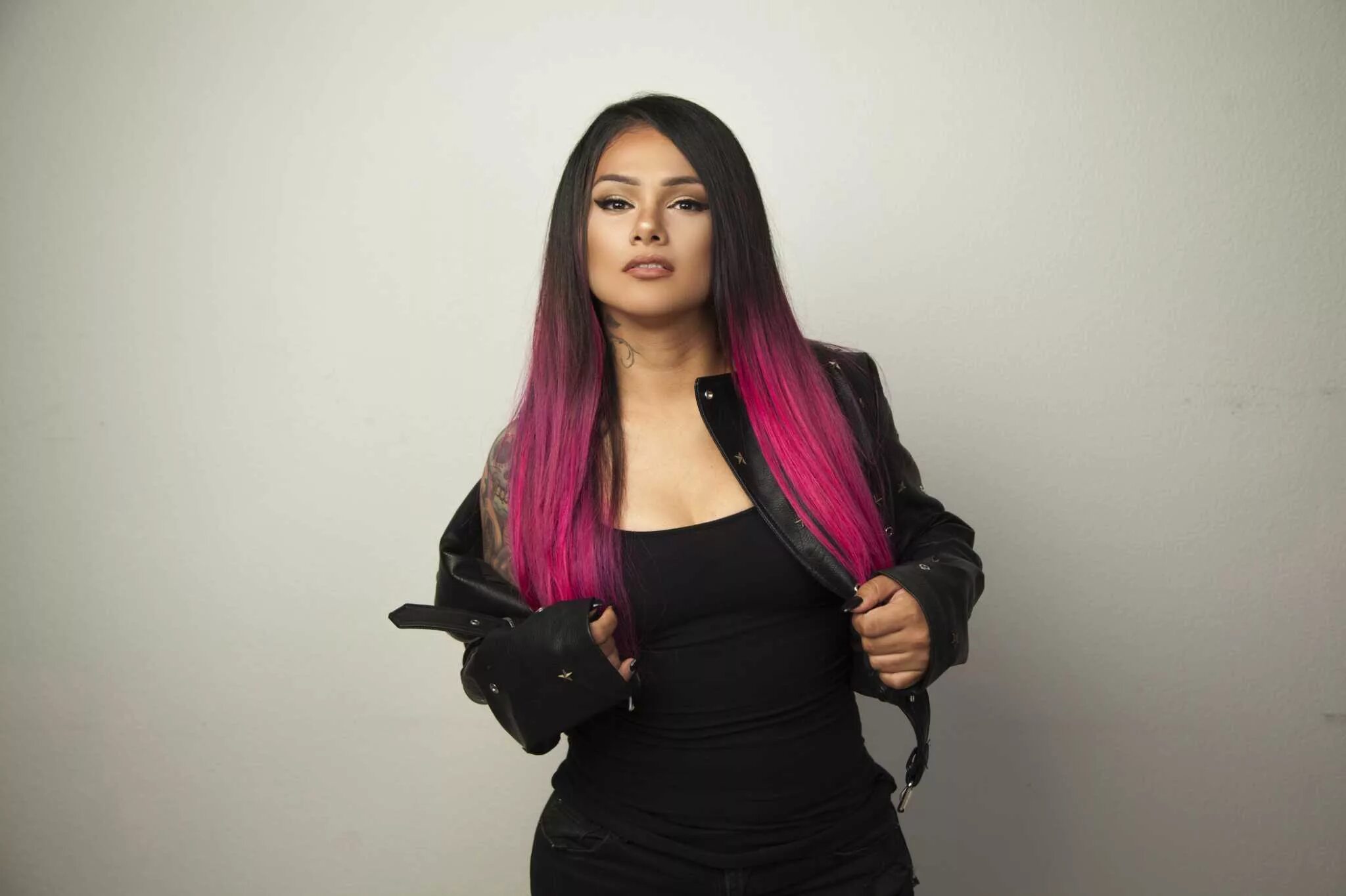 Snow tha product. Клаудия александра фелисиано. snow tha product солистка. snow tha product butter.