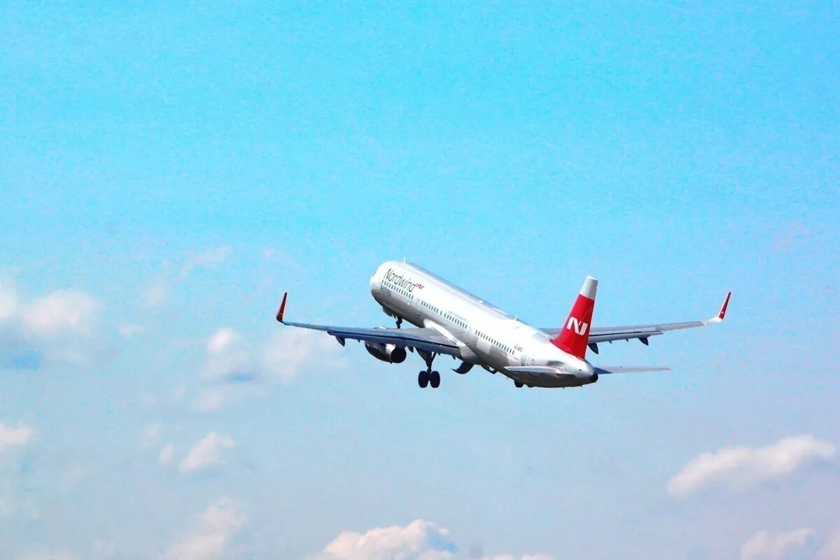 Северный полетим. Северный ветер (nordwind airlines). самолеты авиакомпании nordwind. nordwind airlines авиакомпания перелет. самолет норд винд взлет.