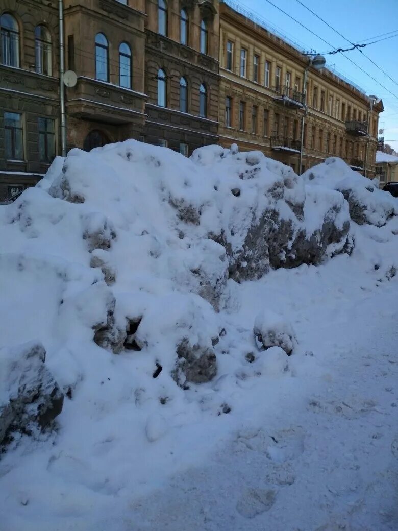 Снег в санкт петербурге сегодня. Сугробы в санкт петербурге. снег в петербурге. много снега в санкт-петербурге. снегопад в санкт-петербурге.