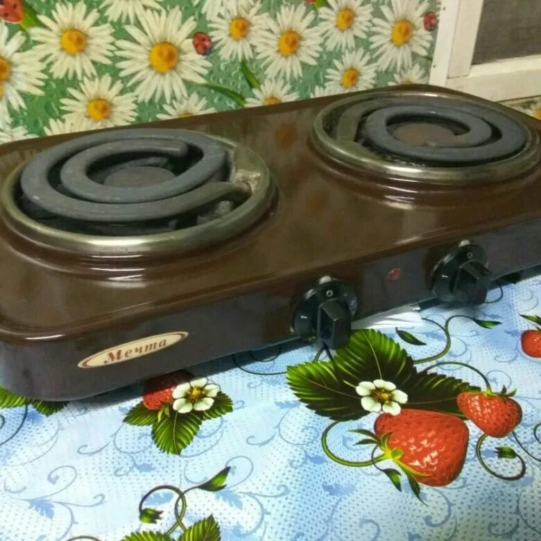 Мечта б. Чемодан для путешествий. Девочка с самолетиком. Лазаревское ул хвойная. Мечта б.