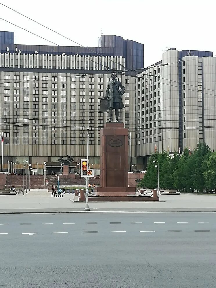 Памятник Петру I работы З.К. Церетели - Тест-игра "Памятники Петру Великому в Са