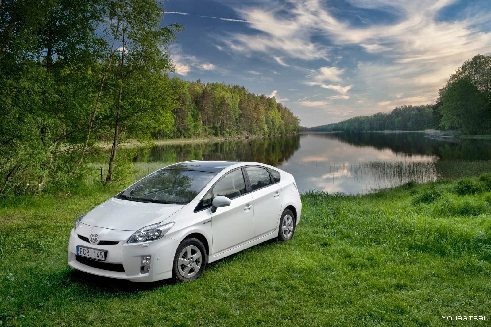 Тойота приус 2013. Toyota prius 2013. Тойота приус 2012 года. Toyota prius 2013 гибрид. Toyota prius v ( ) 2013.