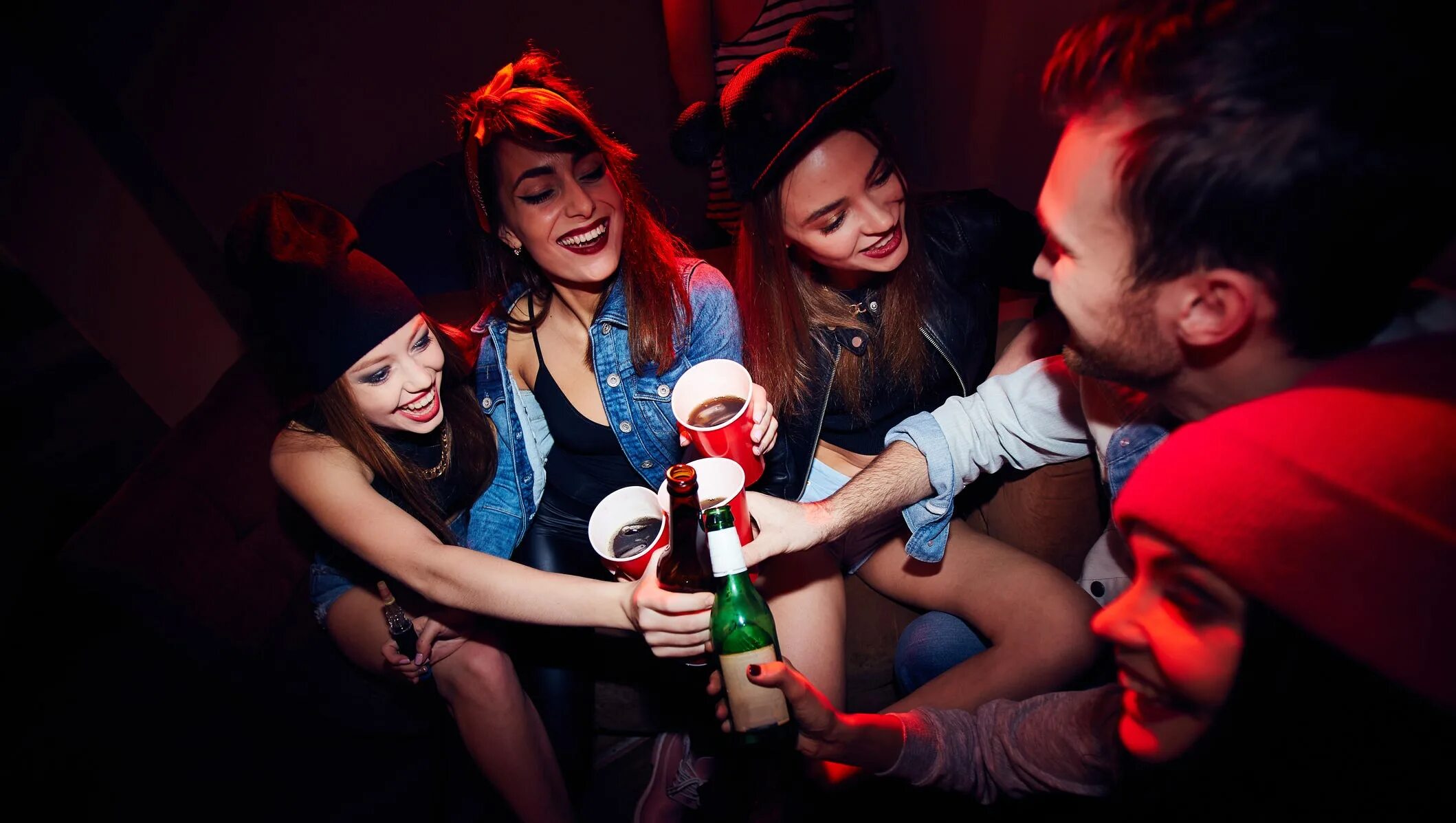 Гопники пляшут. Дикий хардбасс. Гопник флексит. Просто пушка танец. Дети рейв турбо пушка.