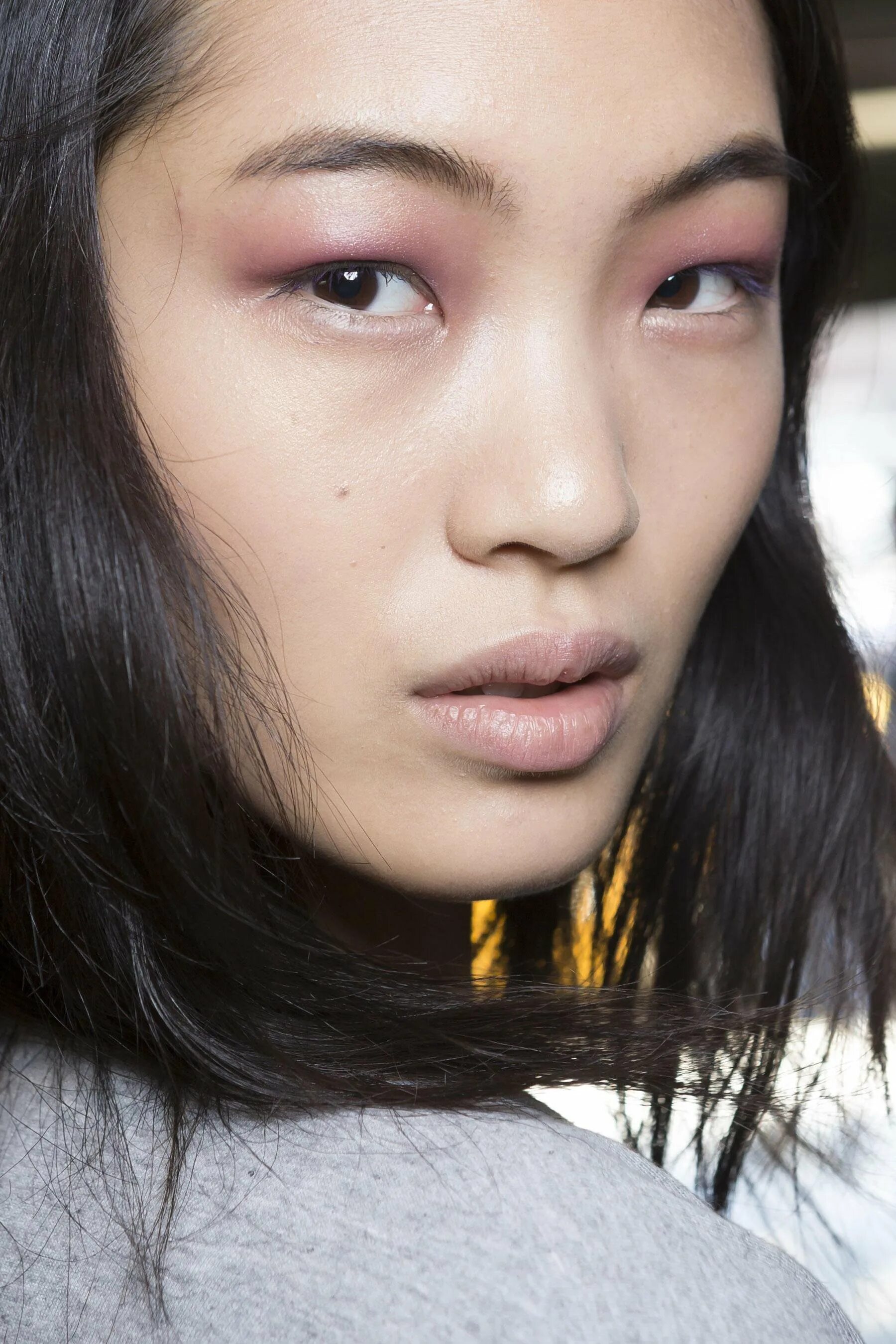 Корейский разрез глаза. Раскосые азиатские глаза. Красивые азиатские глаза. Макияля азиатских глаз. Азиатский век.