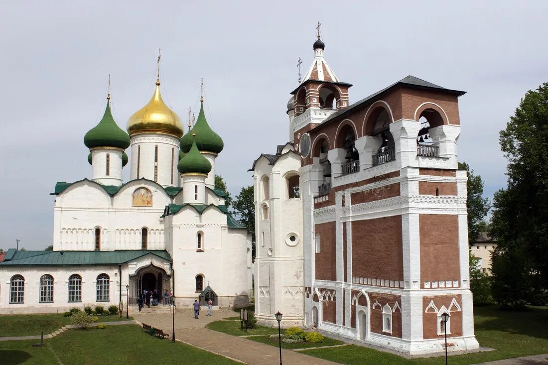 Город музей много церквей и монастырей