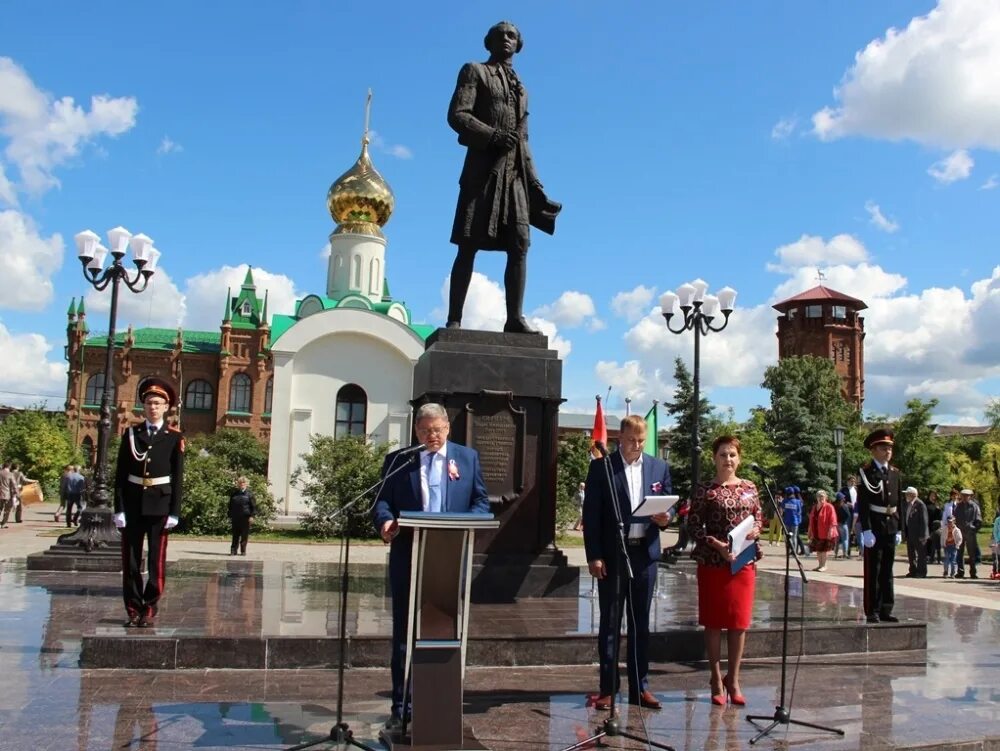 Бузулук население численность. Троицкий парк Бузулук. Город Бузулук Оренбургской области Троицкий парк. Сквер Троицкий парк Бузулук. Троицкий парк Бузулук площадка.