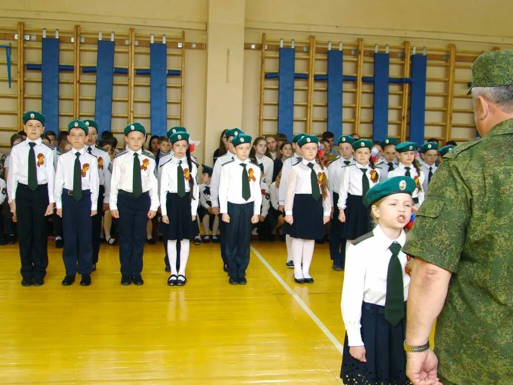 Статен строен. Статен и строен еманжелинск. школьные войска картинки. награждается команда статен строен уважения достоин.