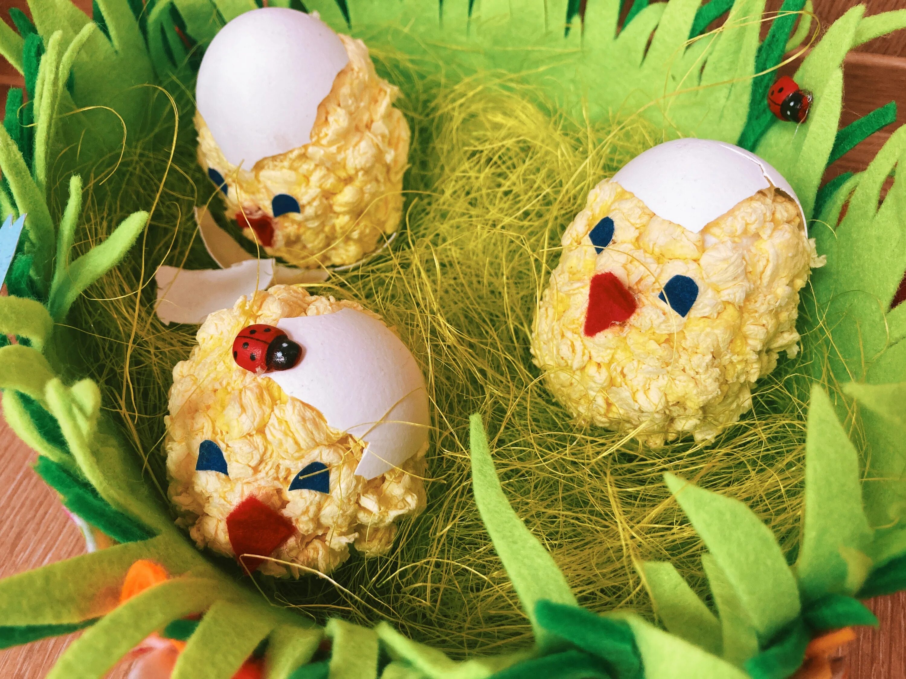 поделка на пасху в садик. поделка на тему пасха. поделки к пасхе своими руками. пасхальные венки. пасхальные поделки своими руками.