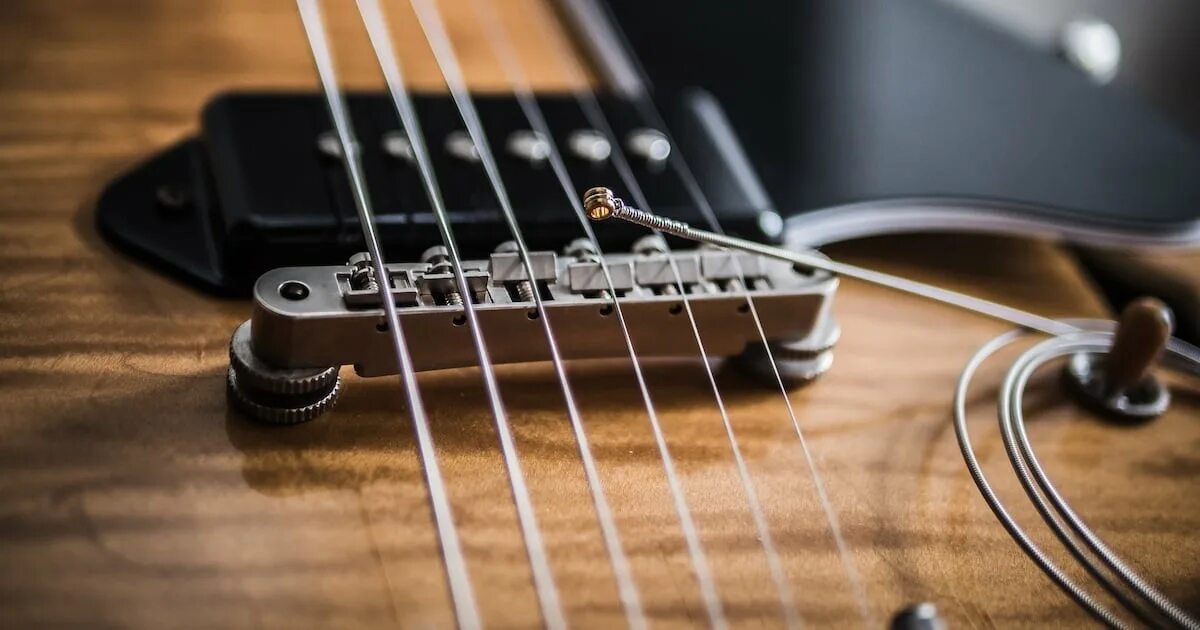 Bass strings. Струны гибсон gear. stringjoy strings. half round strings electric guitar. как подобрать струны.
