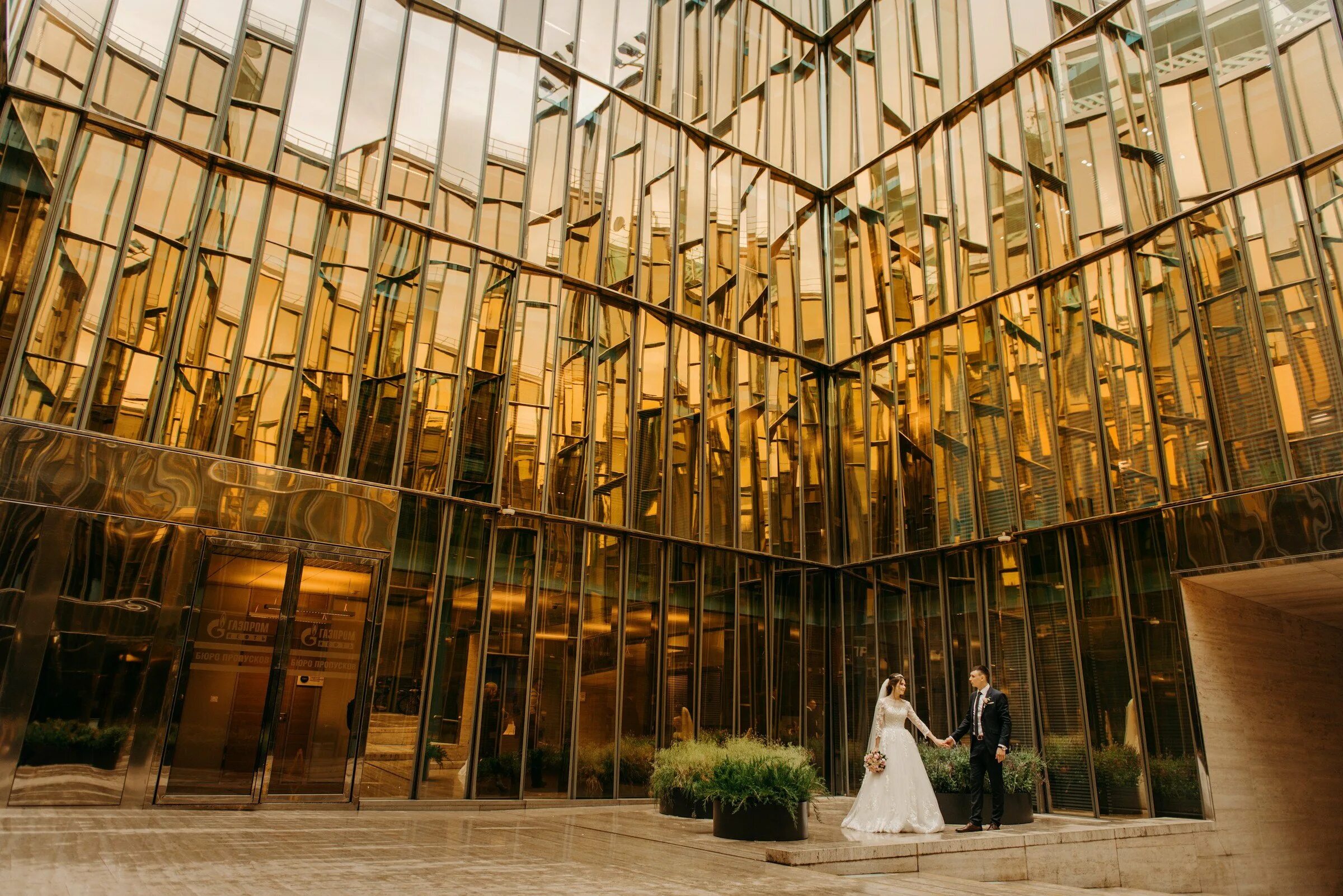 Почтамтская 3-5 санкт-петербург. Зеркальный дворик в санкт-петербурге почтамтская. , 3-5. Зеркальный двор почтамтская 3 5. Зеркальный двор почтамтская 3 5.