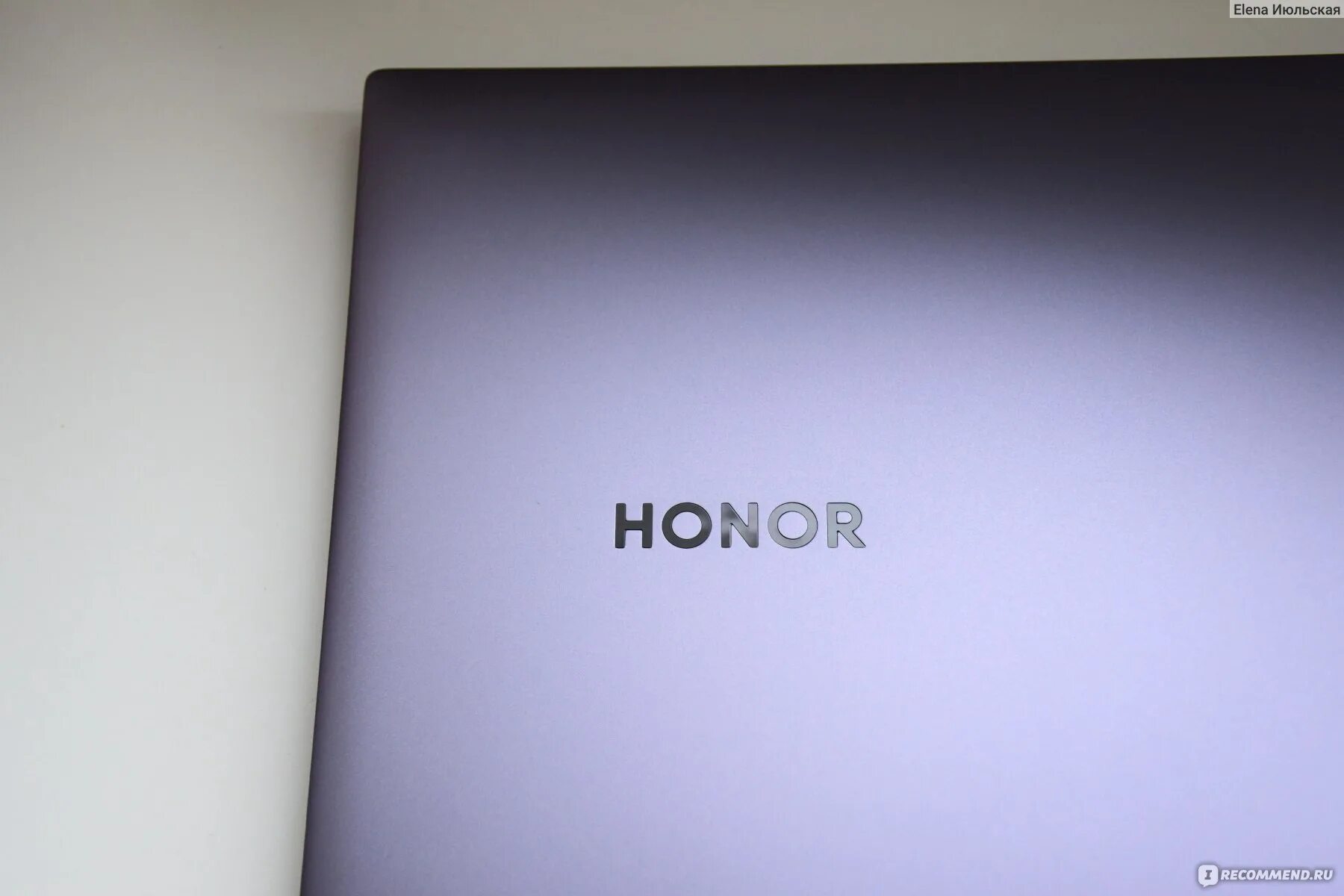 Honor magicbook pro wfq9. Honor текстура на ноутбуке MAGICBOOK. Надпись Honor на ноутбуке MAGICBOOK. Honor MAGICBOOK 16 Pro где микрофон. Надпись Honor на ноутбуке MAGICBOOK текстура.