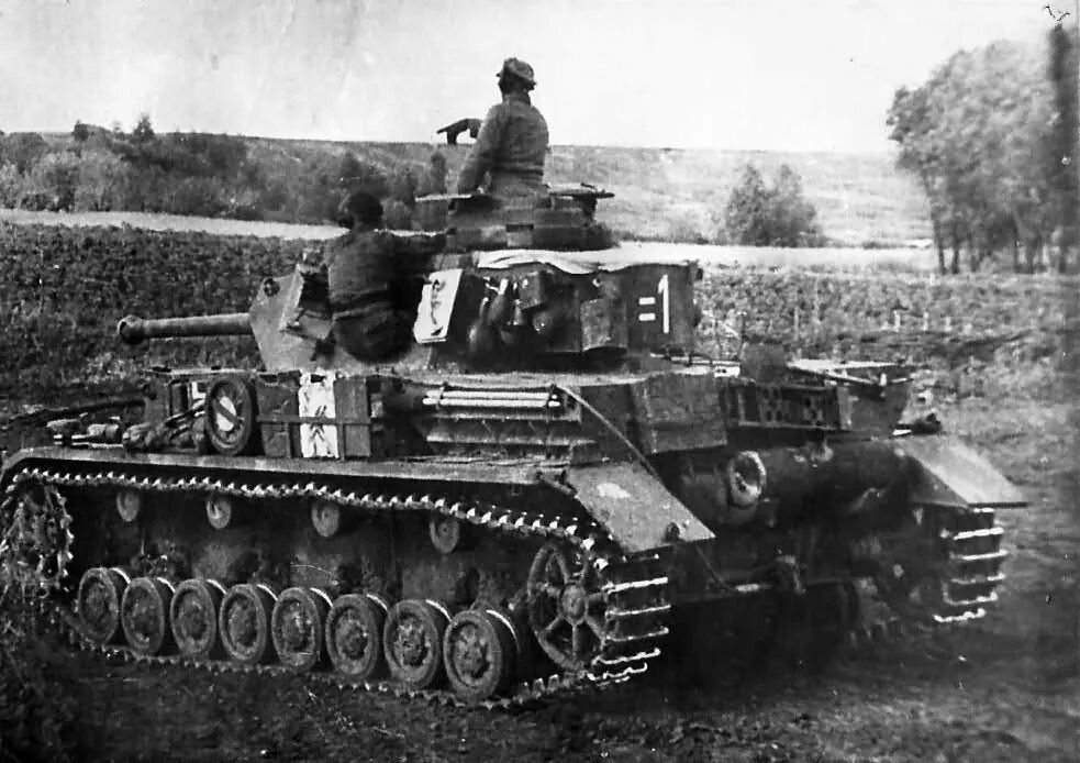 Красные немецкие танки. PZ 4 Ausf f2. Панцер 4 танк. Танк PZ Kpfw 4 g. Танк PZ 4 F 1.