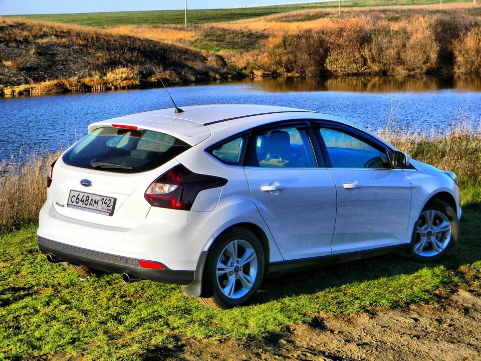 Автомобиль форд хэтчбек. Ford Focus хэтчбек. Ford Focus 3. Focus 3 хэтчбек. Форд фокус 3 поколения хэтчбек.